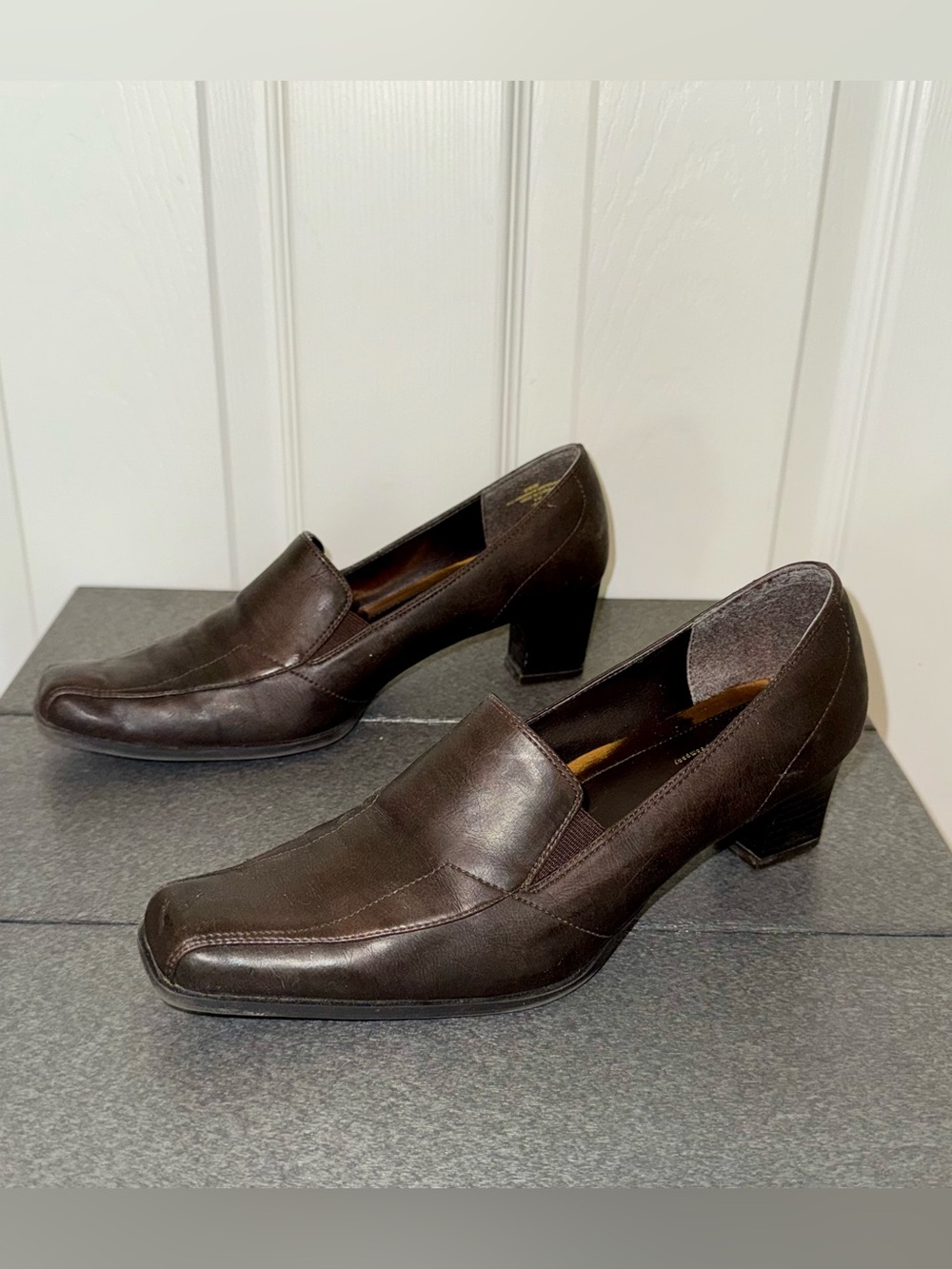 Villager Stevie Dark Brown Loafer Pumps Size 8M